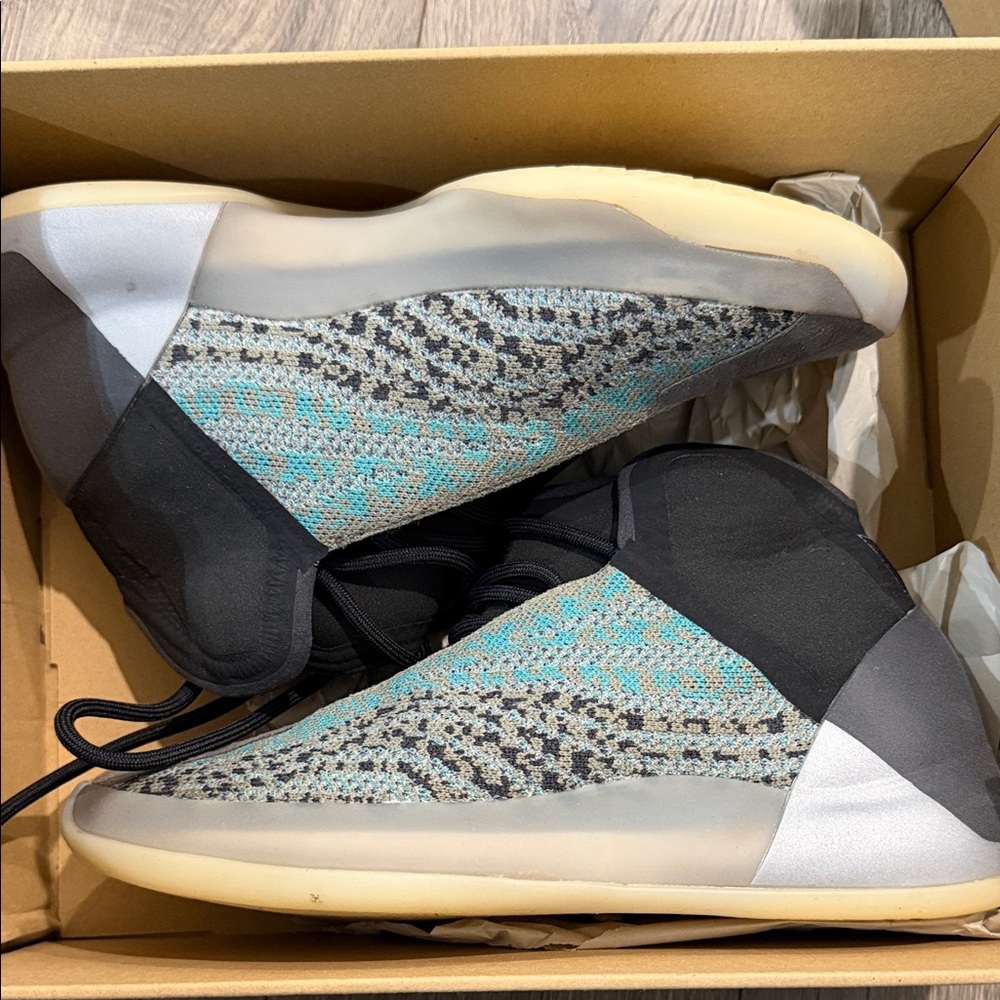 Adidas Yeezy QNTM "Teal Blue” - Picture 2 of 7